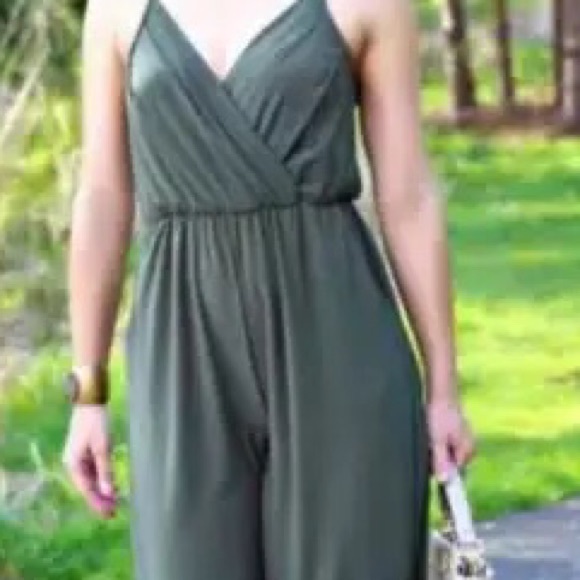 Forever 21 jumpsuit -New✨ - Picture 6 of 6